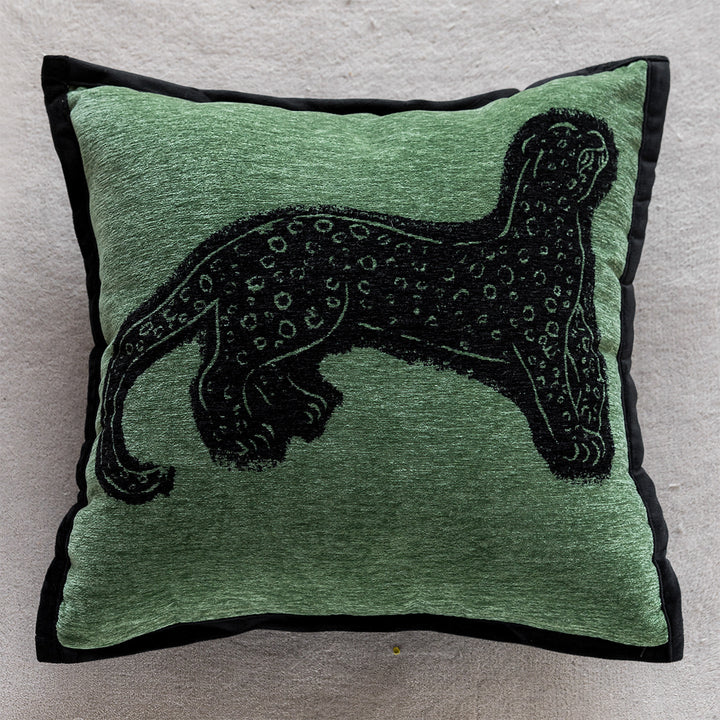 Luxurious cushion with panther design