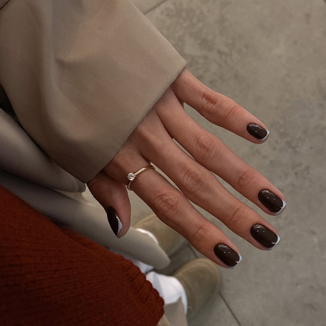 Elegant Nail Art with Glamorous Shine Stornfield