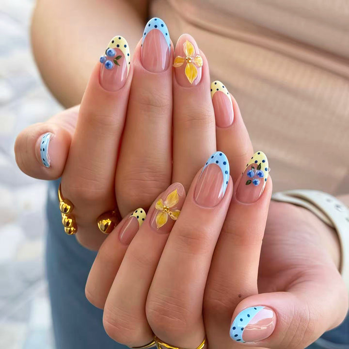 Elegant Floral Pattern Press-On Nail Set