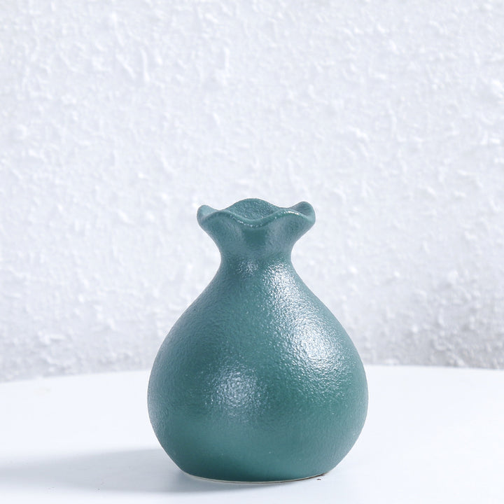 Unique Curved Ceramic Flower Vase Stornfeild