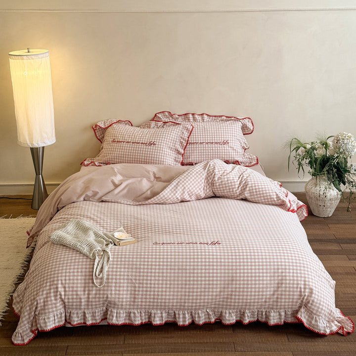 Combed cotton bedding set with Vichy check, ruffle frills and subtle embroidery