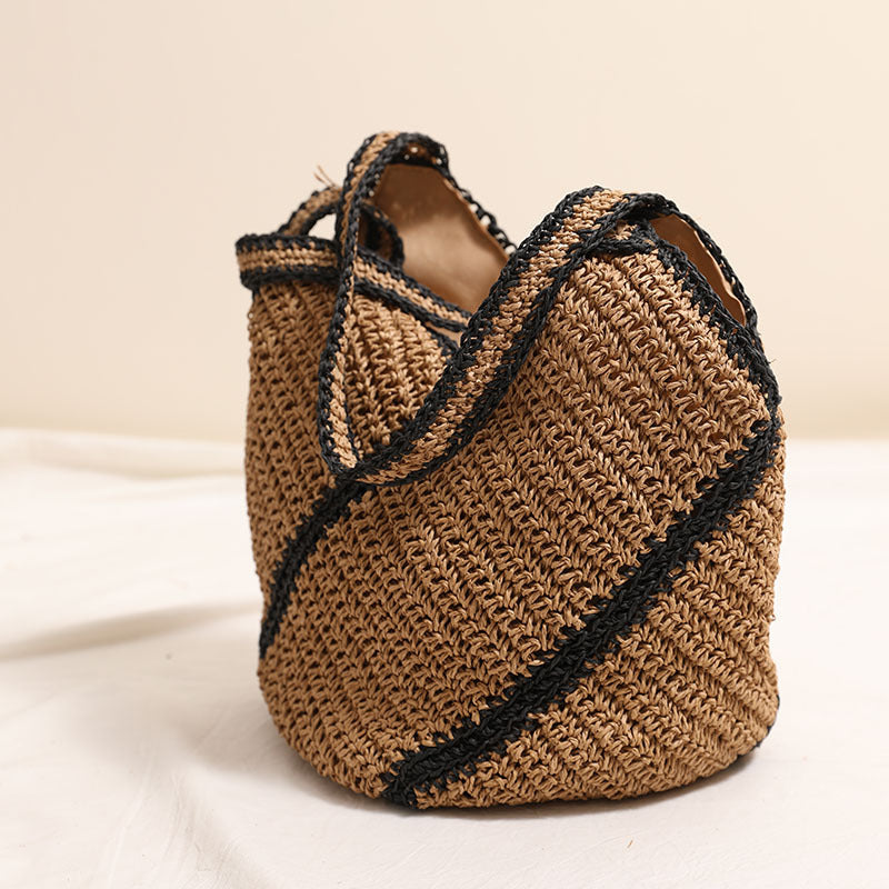 Braided beach bag with fashionable design Stornfield