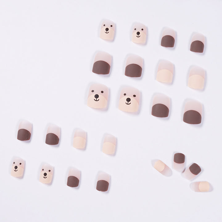 Cute nail art with bear motifs Stornfield