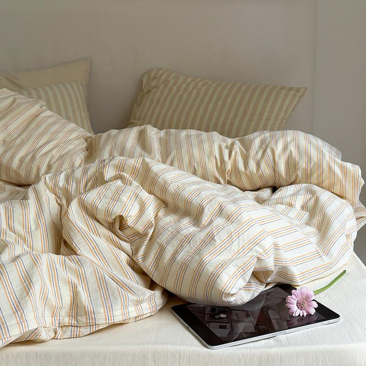 Duvet cover set made of cotton percale with fine pinstripe