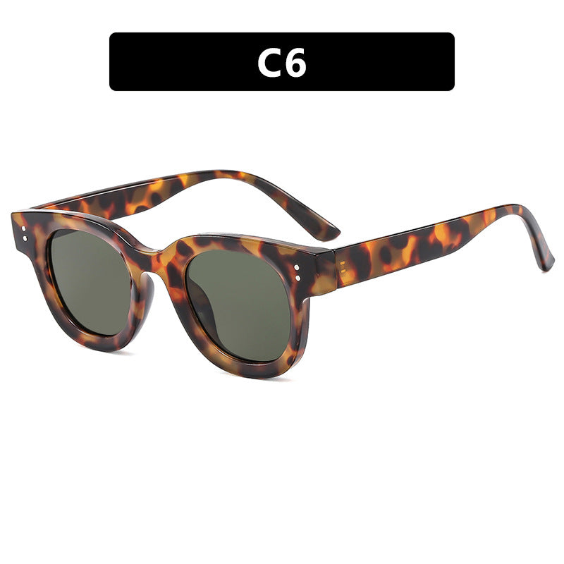 Ladies stylish sunglasses with distinctive design and polarized lenses Stornfield