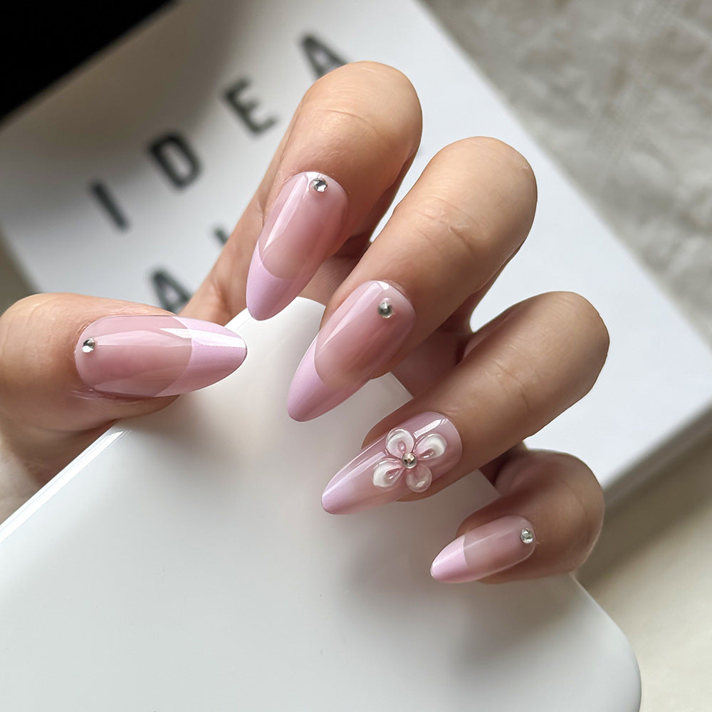 Elegant Floral-Accent Press-On Nail Set Stornfield