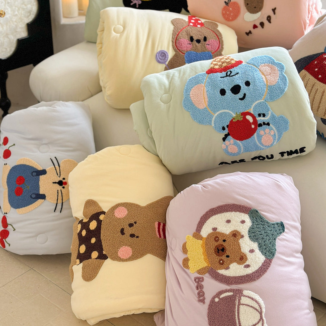 Children's bedding with tufted rabbit appliqué