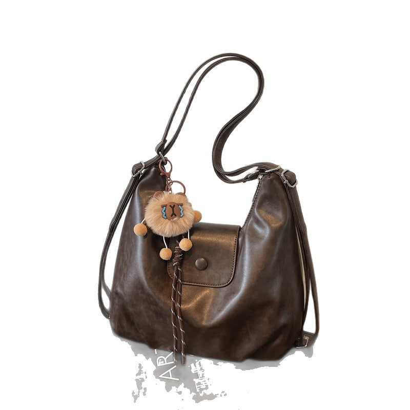 Modern shoulder bag with practical flap closure Stornfield