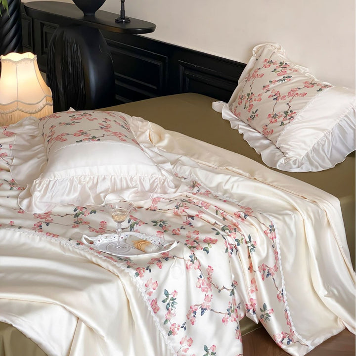Noble satin bedding set with floral all-over print and ruffled pillow