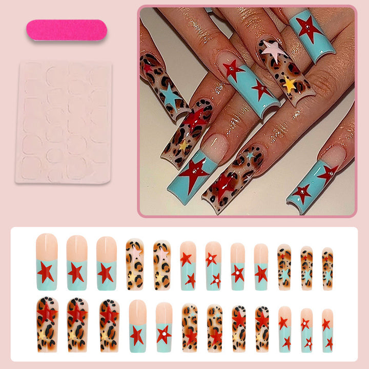 Nail set with trendy leopard and star design Stornfield