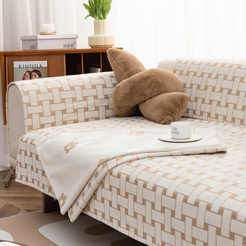 Three-seater sofa with geometric jacquard cover and sleek metal legs Stornfield
