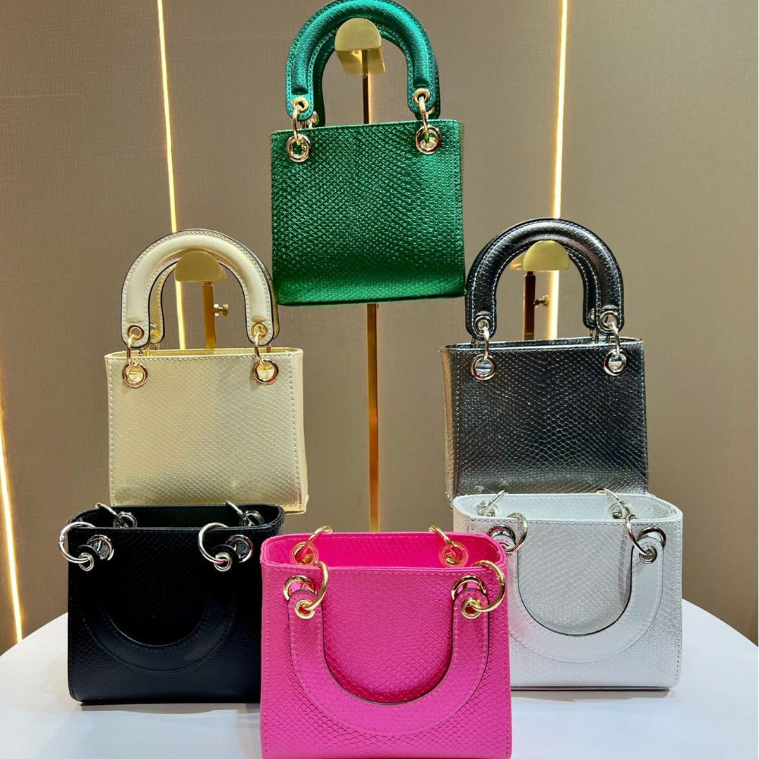 Stylish Snakeskin Textured Handbag