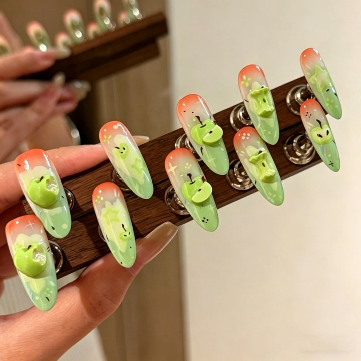 Artistic Floral and Star-Embellished Press-On Nail Set Stornfield
