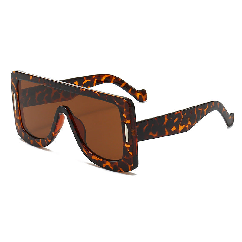 Women's Oversized Sunglasses in Modern Bauhaus Style Stornfield