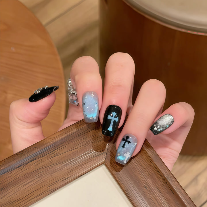 Creative nail tips with stylish star motif Stornfield