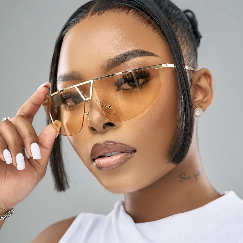 Women's futuristic sunglasses with protective metal frame Stornfield