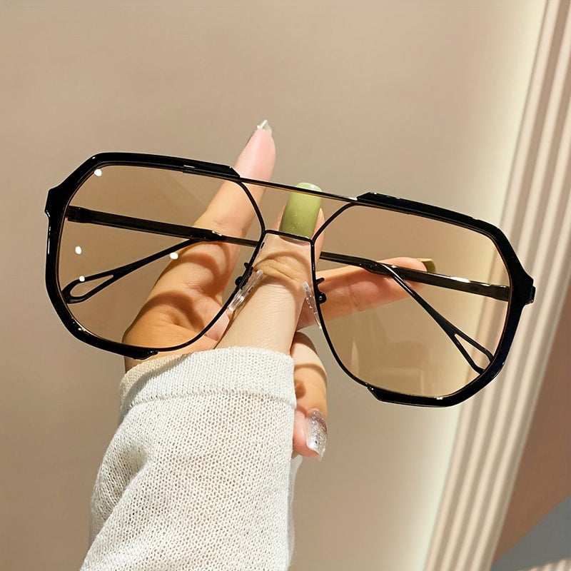 Women’s geometric sunglasses with special frame and UV protection Stornfield