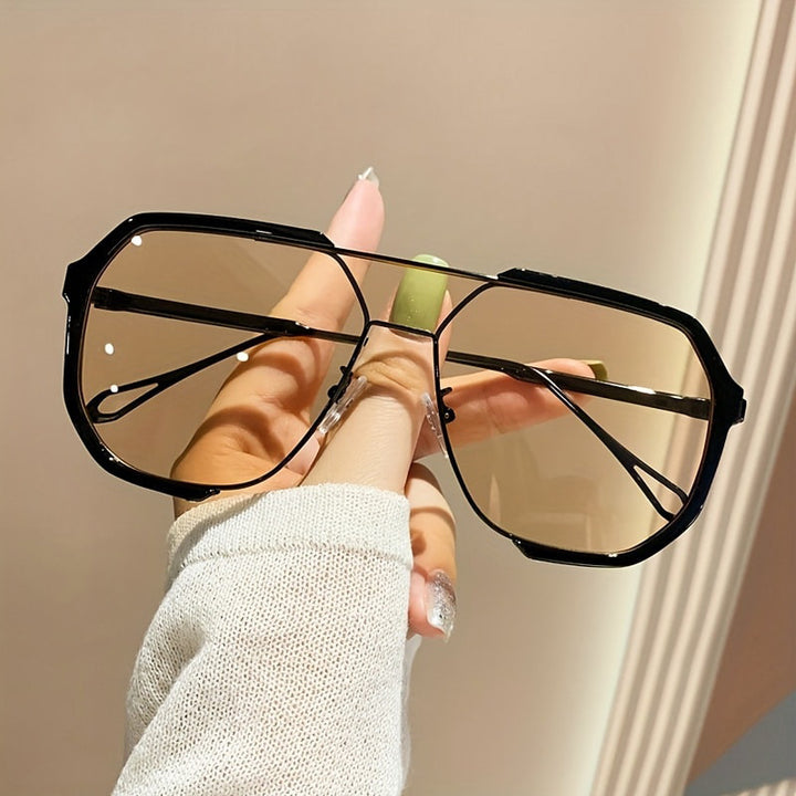 Women’s geometric sunglasses with special frame and UV protection Stornfield