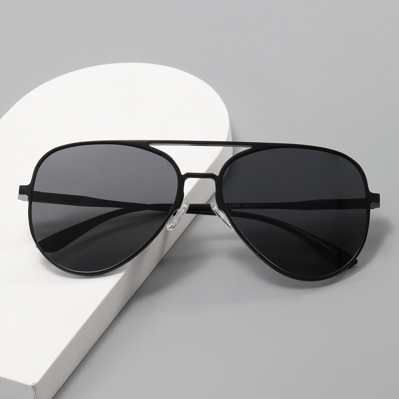 Women’s pilot sunglasses with UV protection and elegant frame Stornfield