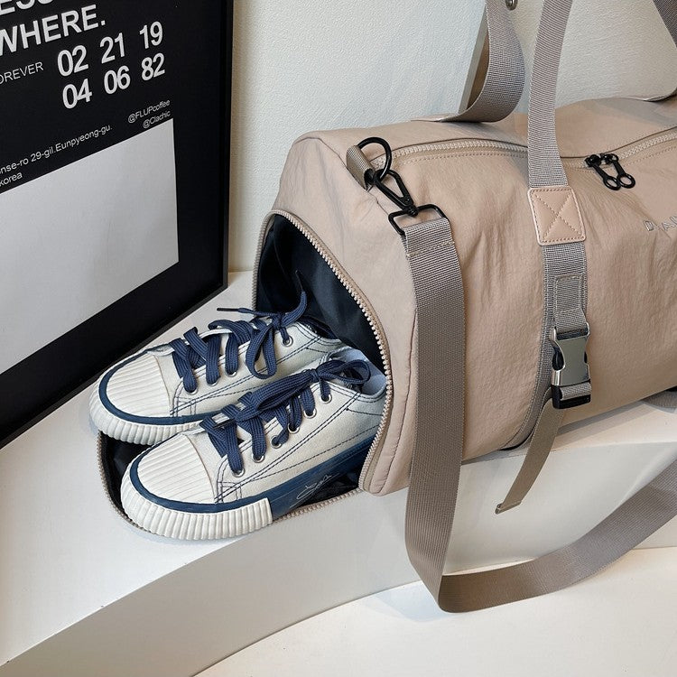 Sporty travel bag with versatile carrying options Stornfield