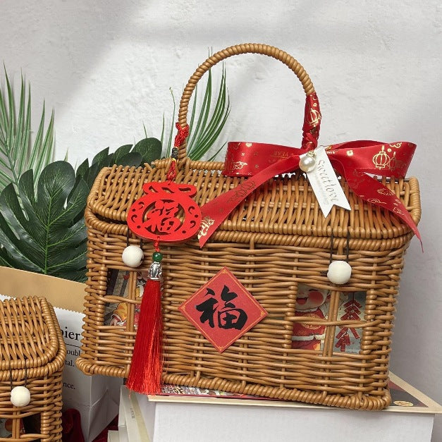 Women's stylish braided basket with rounded roof Stornfield