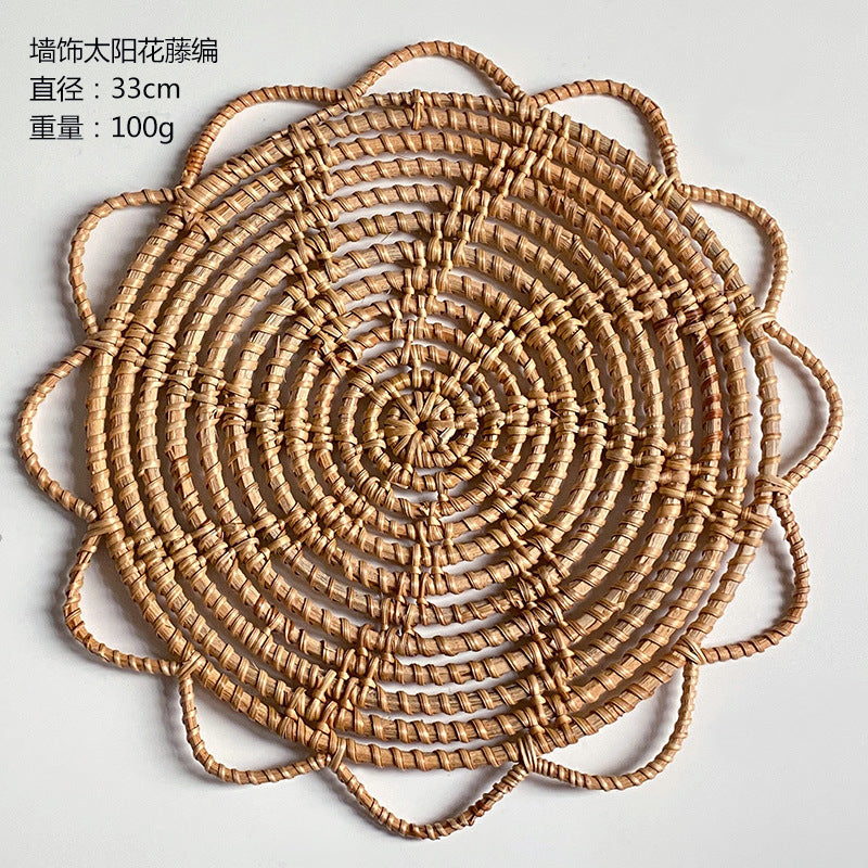 Ladies Elegant handcrafted rattan underlay Stornfield