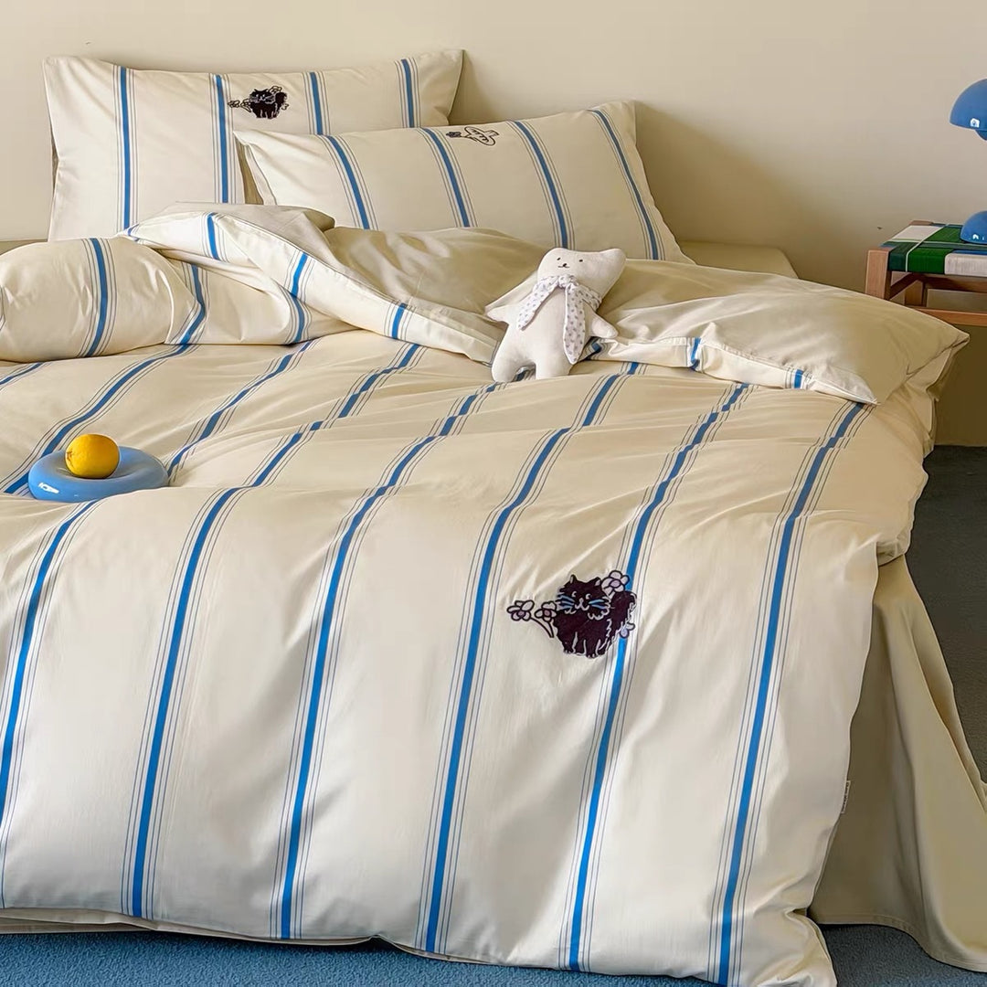 Striped Cotton Sateen Duvet Cover Set with Embroidered Cat Patch and Hidden Zipper