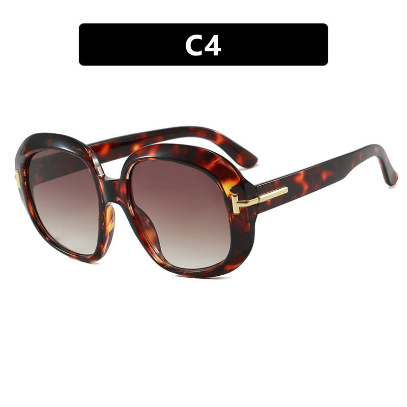 Women's oversized sunglasses with elegant frame structure and UV protection Stornfield