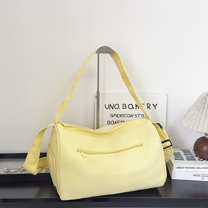Versatile Multi-Pocket Gym Duffle Stornfield