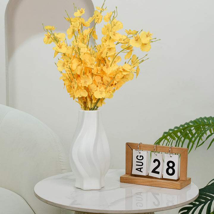 Elegant Curved Decorative Flower Vase Stornfeild