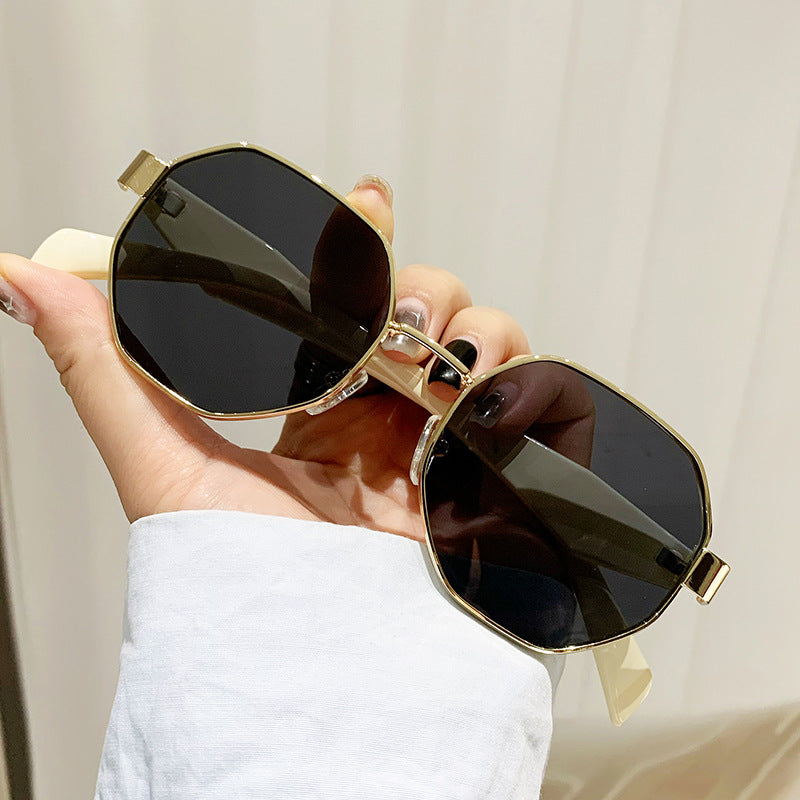 Women's fashionable sunglasses with high-quality rectangular frame and UV protection Stornfield