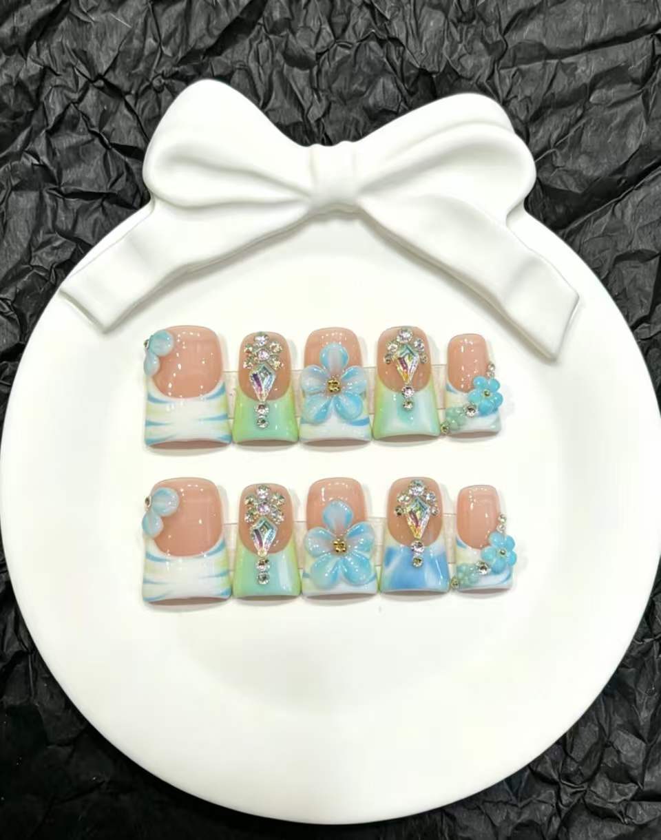 Artistic Floral Press-On Nail Art Set with 3D Embellishments