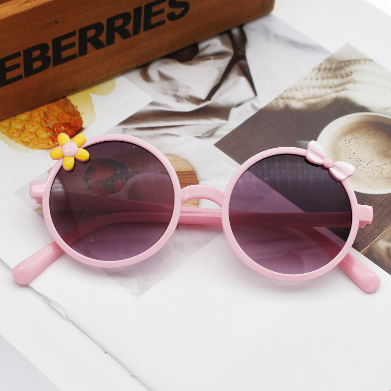 Ladies sunglasses with playful floral accents Stornfield