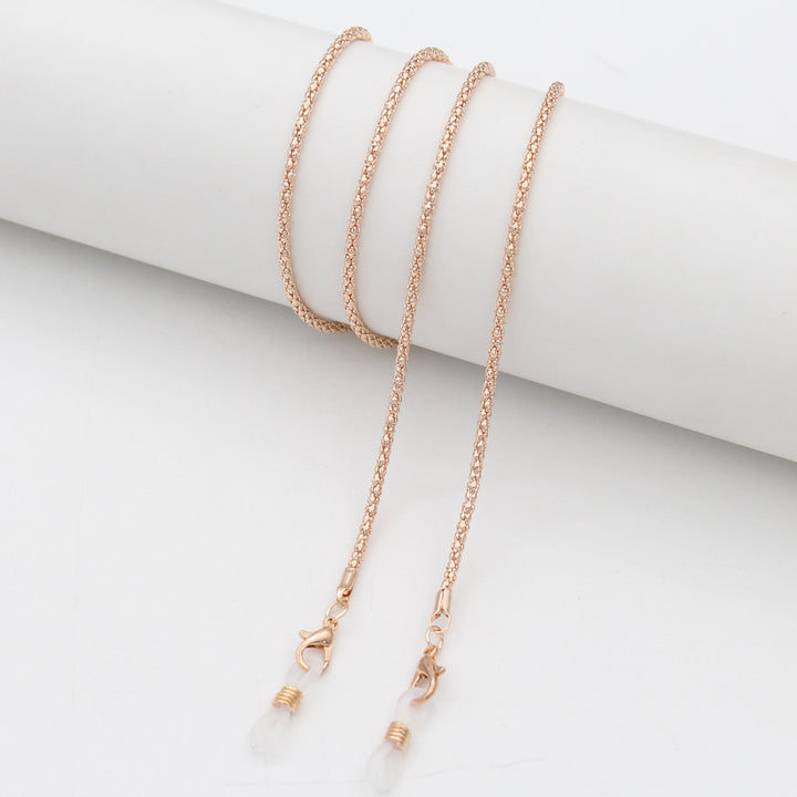 Elegant Pearl Chain Eyewear Holder Stornfield