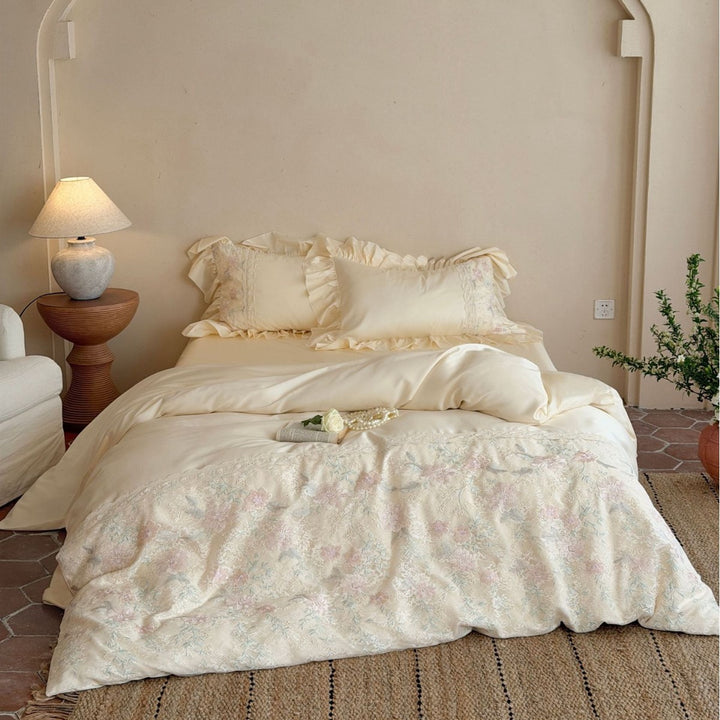 Elegant bedding set made of cotton satin with floral jacquard embroidery and ruffled pillow