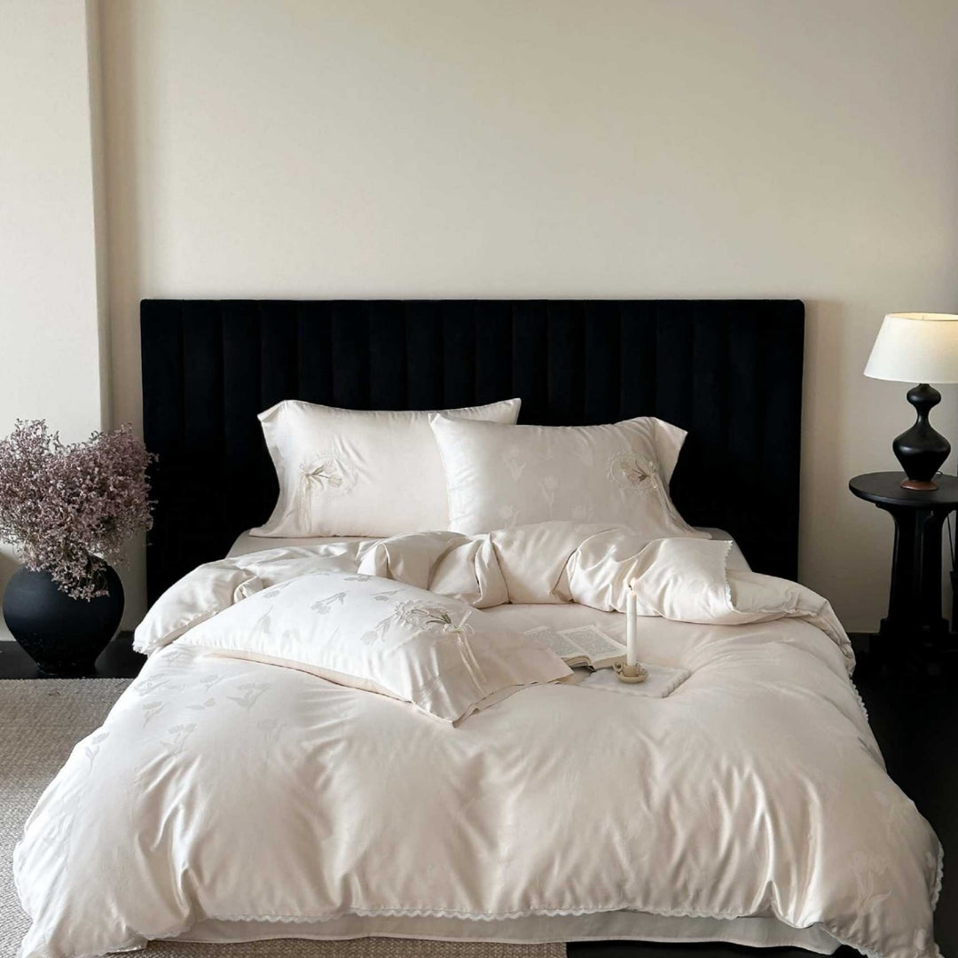 Embroidered Satin-Feel Duvet Cover Bedding Set with Scalloped Lace Edge and Pillow Shams