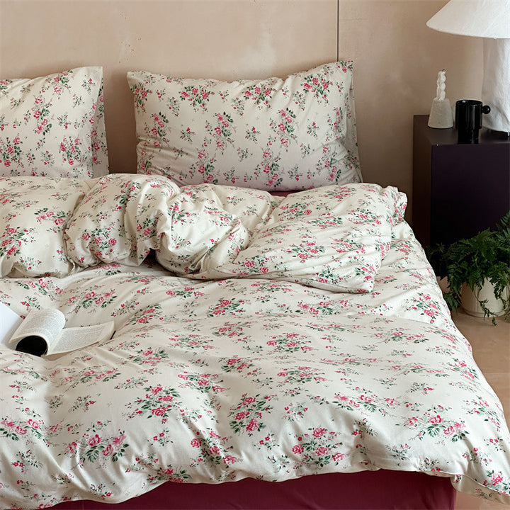 Bedding set in vintage rose pattern made of fine cotton percale