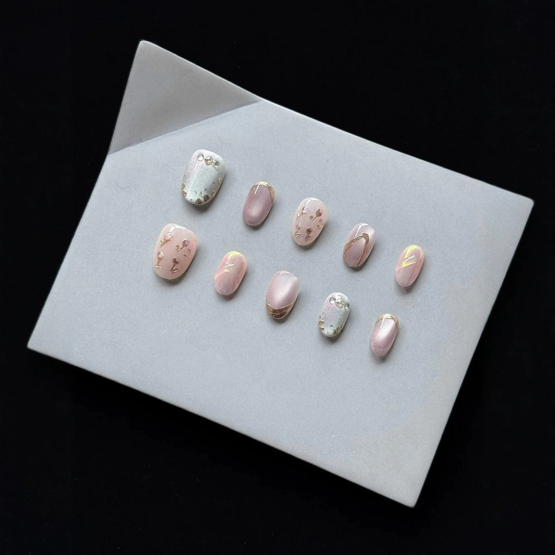 Artistic Press-On Nail Art Set with Elegant Floral Design