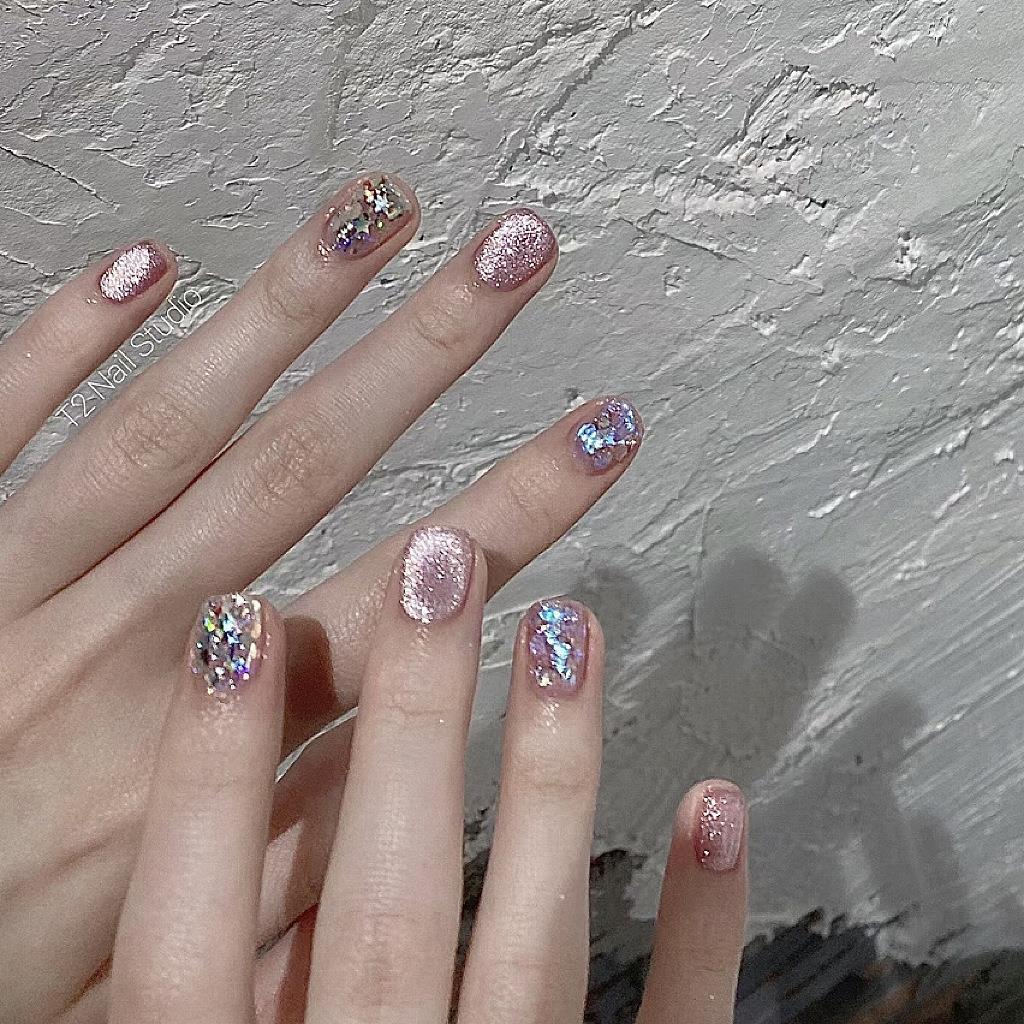 Glittery Press-On Nail Set with Artistic Foil Design Stornfield