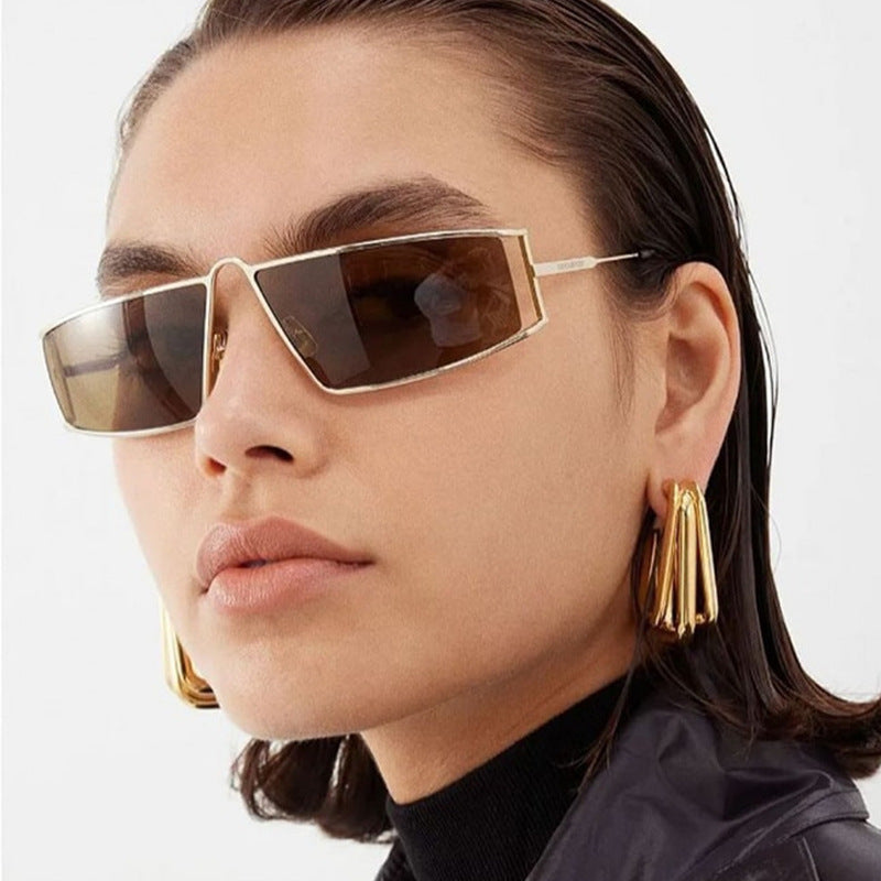 Ladies trendy sunglasses in a futuristic design with square lenses Stornfield