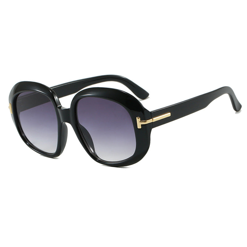Women's oversized sunglasses with elegant frame structure and UV protection Stornfield