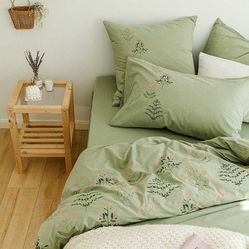 Embroidered cotton muslin bedding set with delicate flower appliqués and extra soft fitted sheet