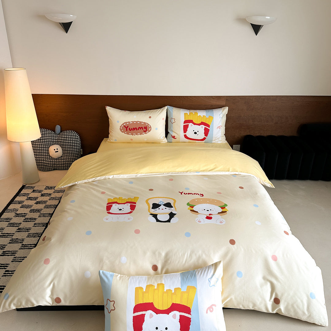 Bedding set with check pattern and playful dog print