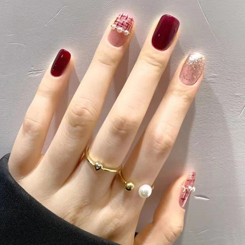 Artfully designed nail art Stornfield