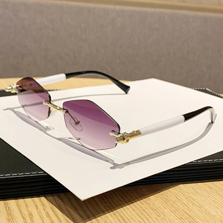 Women's futuristic sunglasses with oversized rectangular frame Stornfield