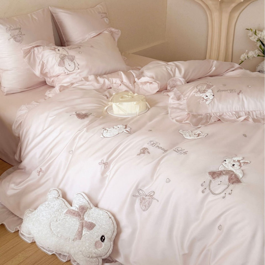 Luxurious Satin-Feel Ruffled Duvet Cover Ensemble with Embroidered Appliqué Pillow Shams