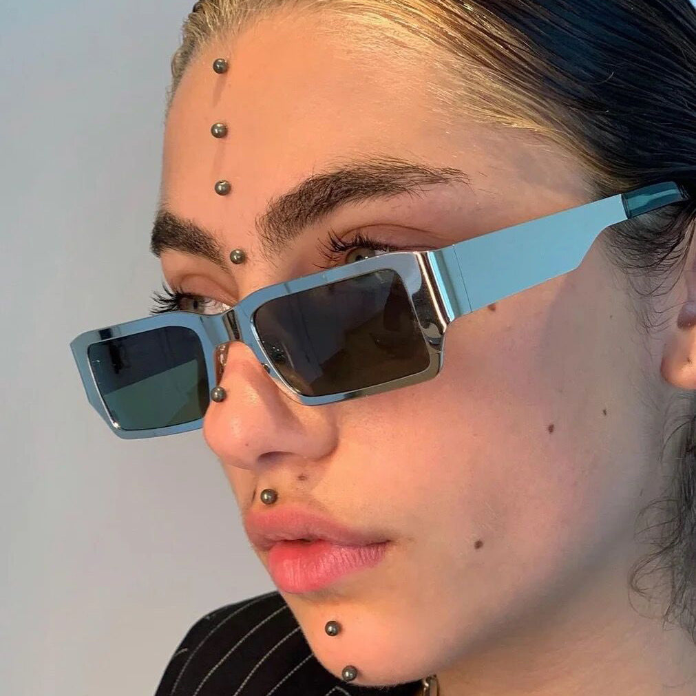 Women's geometric sunglasses with protective UV filter and sturdy metal frame Stornfield