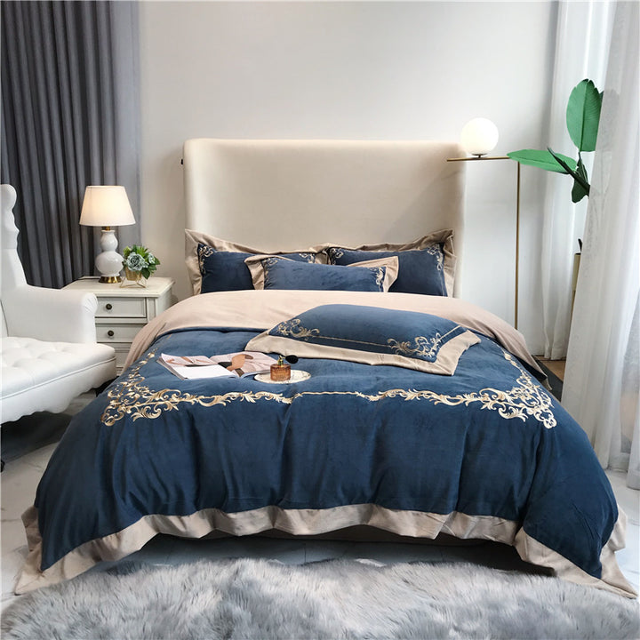 Elegant bed set made of cotton satin with baroque embroidery border and reversible blanket