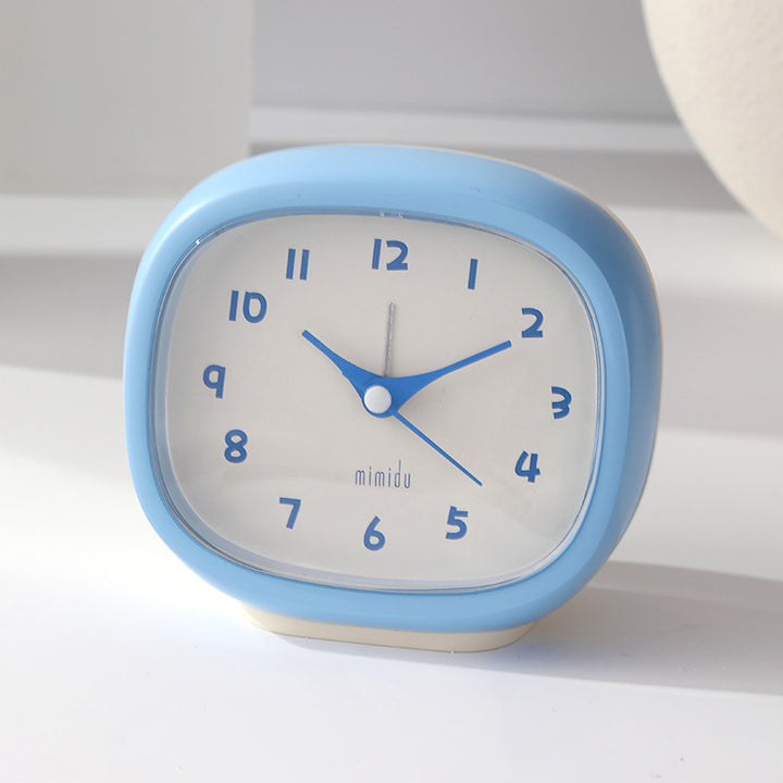 Table Clock in Modern Retro Design Stornfield