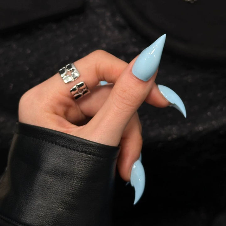 Elegant Stiletto Press-On Nail Set with Glossy Finish
